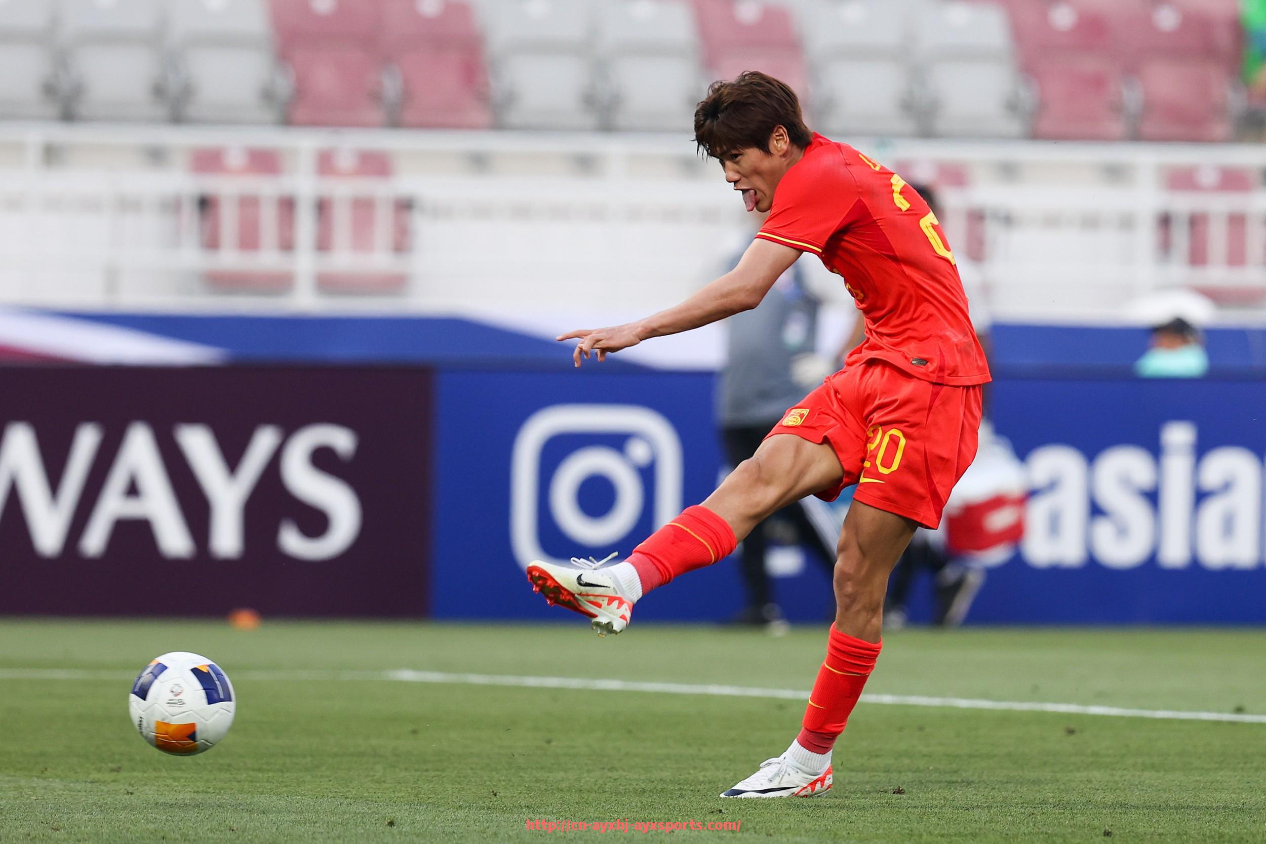 爱游戏体育-世俱杯传球次数最多球员排名与组织型球员贡献分析